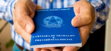 Empresas que contratam idosos vão ganhar selos no estado | A Voz da Serra