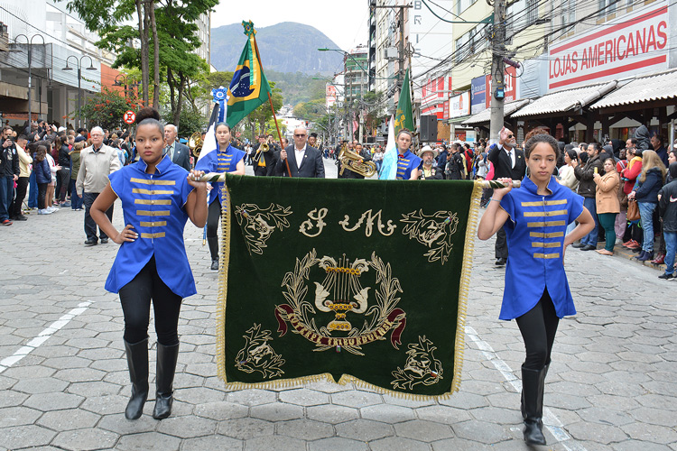 Veja como foi o desfile cívico-militar de aniversário de Nova Friburgo - TV  ZOOM