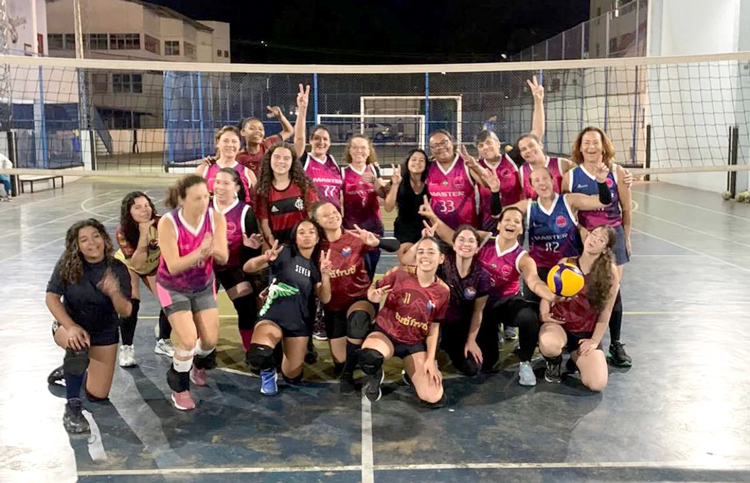Rumo a Saquarema: Amigas do Vôlei irão representar Nova Friburgo no Campeonato de Voleibol Master