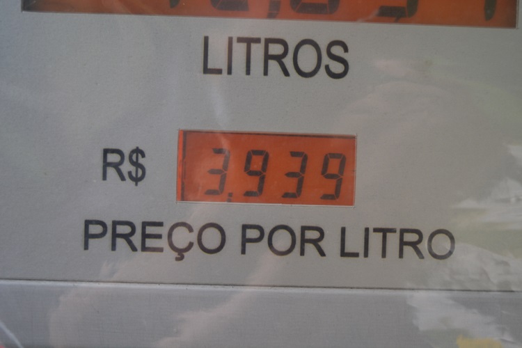 Gasolina já pode ser encontrada por menos de R$ 4 em Friburgo