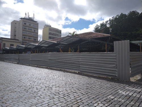 A nova Estação Livre, ainda com tapumes (Foto: Guilherme Alt)