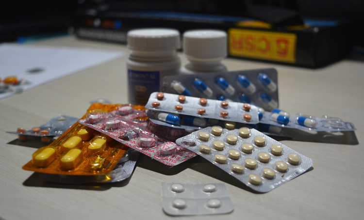 Prefeitura inicia compra emergencial de medicamentos contra coronavírus