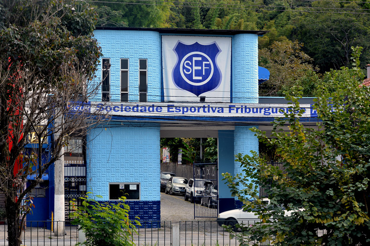 A sede da SEF, na Avenida Galdino do Valle (Foto: Henrique Pinheiro)