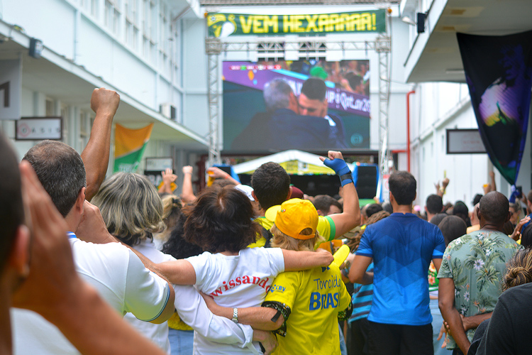 Torcida no Espaço Arp (Foto: Henrique Pinheiro)