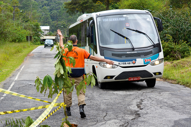 A rodovia RJ-142 (Nova Friburgo-Casimiro de Abreu), a Estrada Serramar, está incluída no pacote de obras (Arquivo AVS/ Henrique Pinheiro)