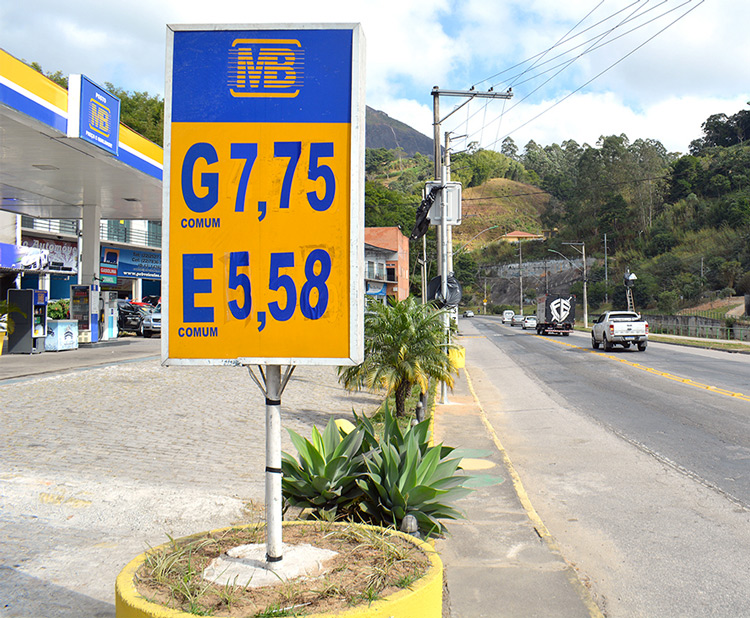 Os novos preços dos combustíveis em Friburgo (Fotos: Henrique Pinheiro) 