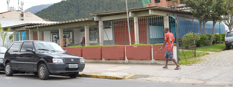 O posto Tunney Kassuga, no bairro Olaria, é uma das unidades que oferece a vacinação infantil (Foto: Henrique Pinheiro)