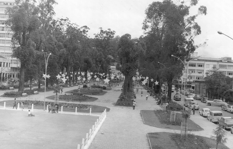 Praça anos 60 (Foto: Arquivo AVS)