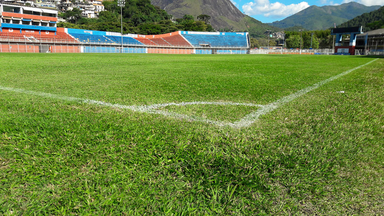 Friburguense faz a estreia na B2 Estadual Sub-20 no estádio Eduardo Guinle (Foto: Divulgação)