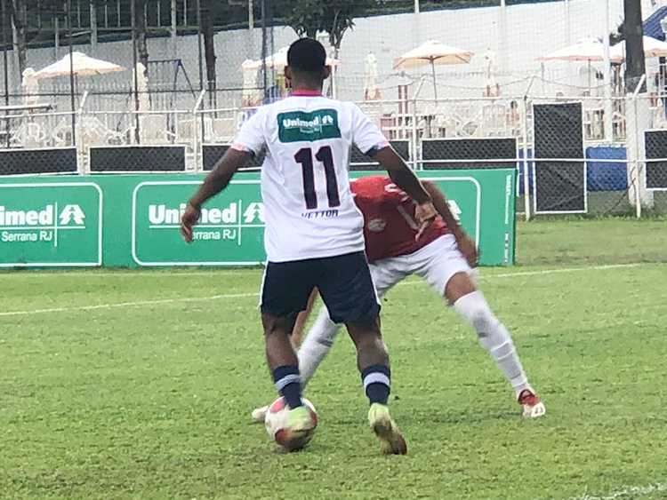 Wellerson é um dos jogadores destaques na Série A2 Sub-20 e que esteve no elenco profissional (Fotos: Divulgação)