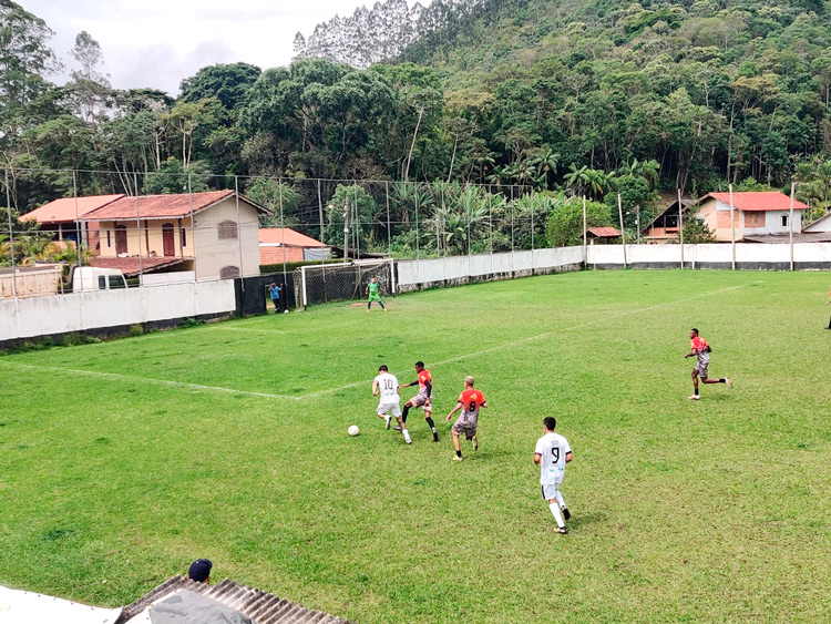 Estádio Guilherme Gripp, em Amparo foi palco para a disputa das semifinais da competição (Fotos: Divulgação)