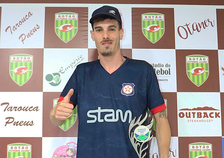 Vinícius Esteves encerra ano mágico com mais uma grande conquista estadual (Foto: Divulgação Fefumerj) 
