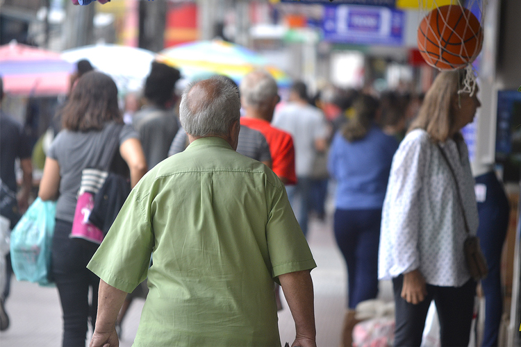 Lojas autorizadas a abrir neste sábado e na próxima quinta-feira 