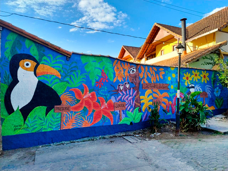 Arte feita por André Bringuenti em São Pedro da Serra (Fotos: Divulgação)