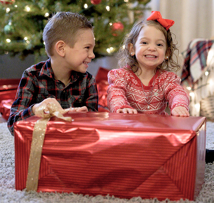 Como surpreender as crianças ao entregar o presente de Natal