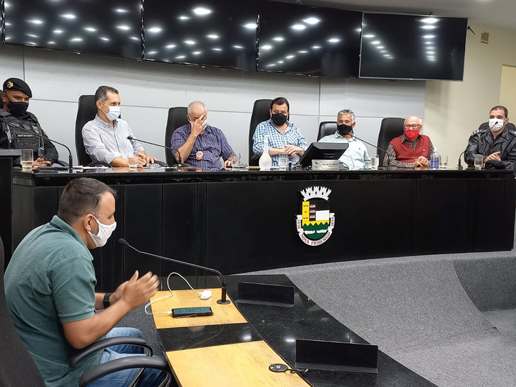 A audiência reuniu representantes de vários órgãos com o intuito de restringir a infração causada pelas motos (Divulgação)