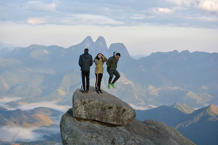 Amigos no Pico do Caledônia (Foto: Alan Andrade/ Arquivo AVS)