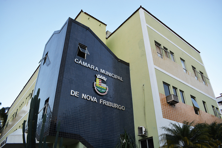 Câmara aprecia nesta quinta contas do ex-prefeito Renato Bravo em 2019