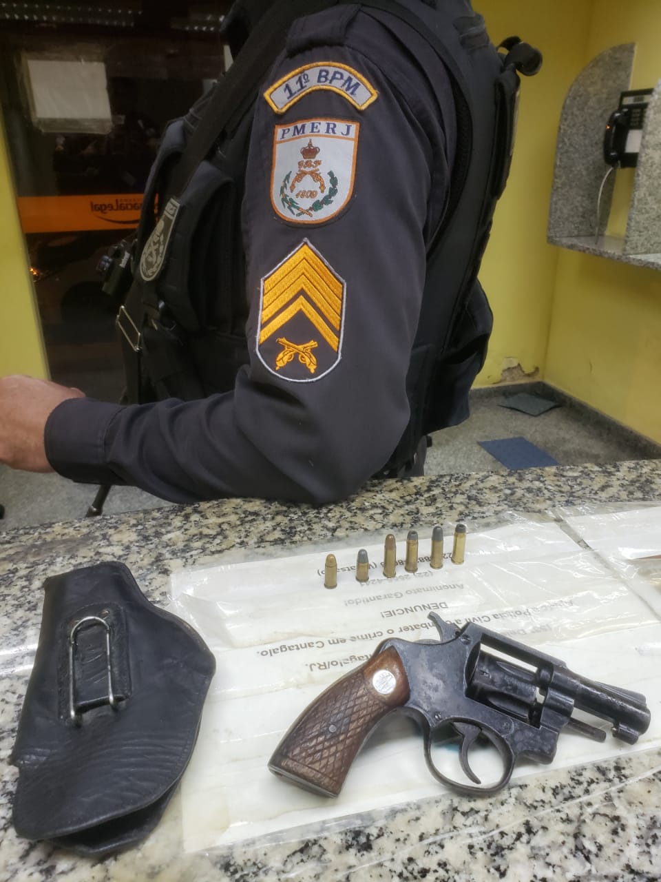 Arma apreendida em Cantagalo (Foto: Arquivo AVS)