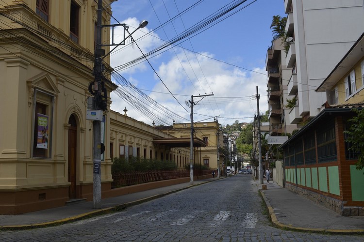 A Rua Augusto Spinelli em dia de feriado (Arquivo AVS/ Henrique Pinheiro)