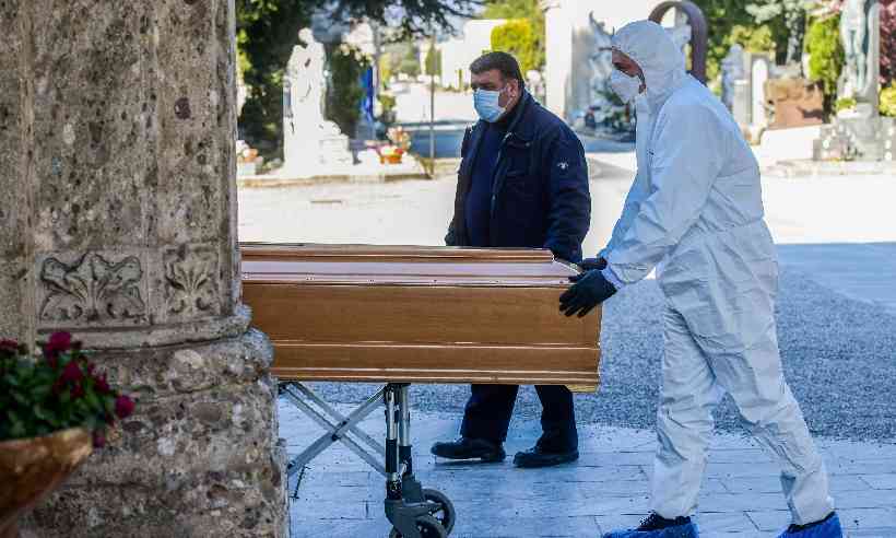 Morte por coronavírus na Itália (Foto: AFP)