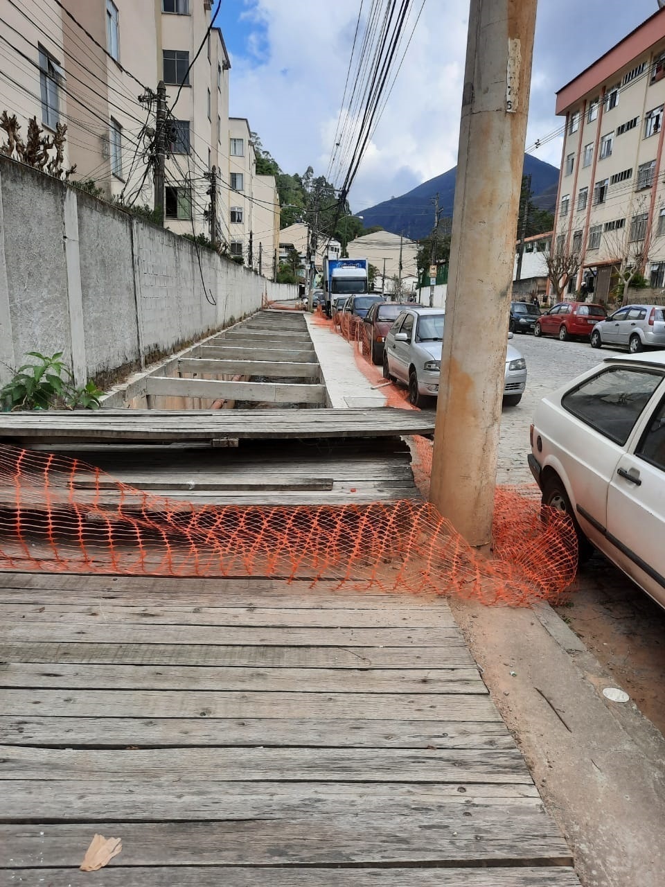 A situação do deque em obras (Fotos de leitora)