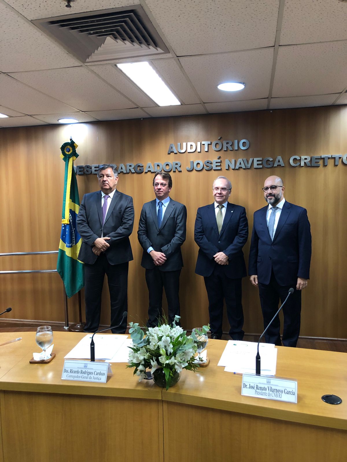 A parceria foi firmada na Corregedoria Geral de Justiça reunindo autoridades  (Foto: Detran-RJ)
