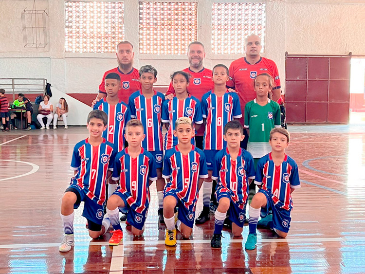 Meninos e meninas da base do Friburguense disputam competição internacional por mais uma temporada (Foto: Divulgação)