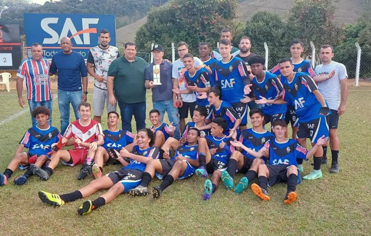  Jovens talentos comemoram o título: Liga Nova Friburgo de Desportos se garante na fase estadual