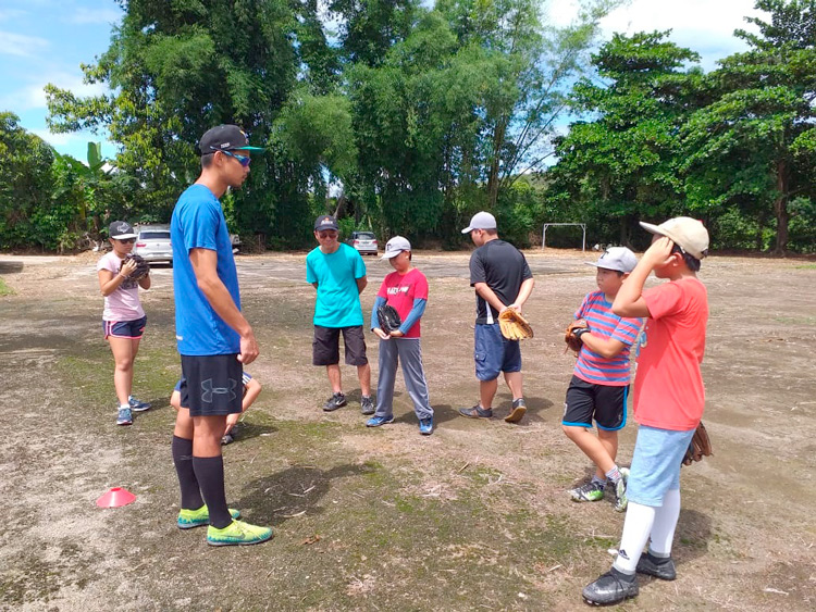 Prática do baseball volta a ser fomentada entre jovens nas escolas friburguenses