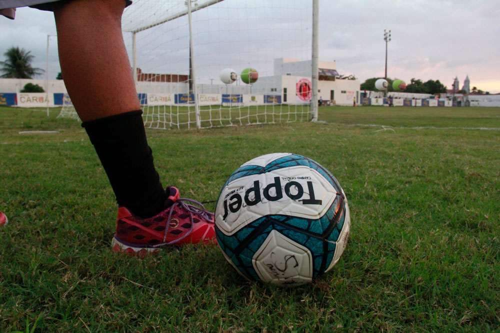 Garotos de oito clubes voltam aos gramados para a disputa da Copa Rio em duas categorias