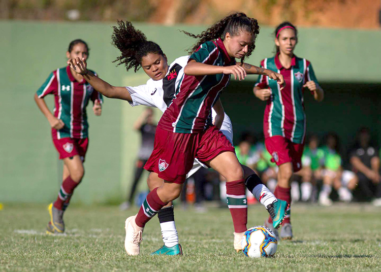 Futebol também se aprende no  - Estadão