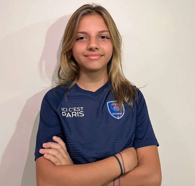 Jovem talento friburguense, Bruna Rodrigues busca recursos para viver sonho e jogar futebol em Paris (Foto: Divulgação)