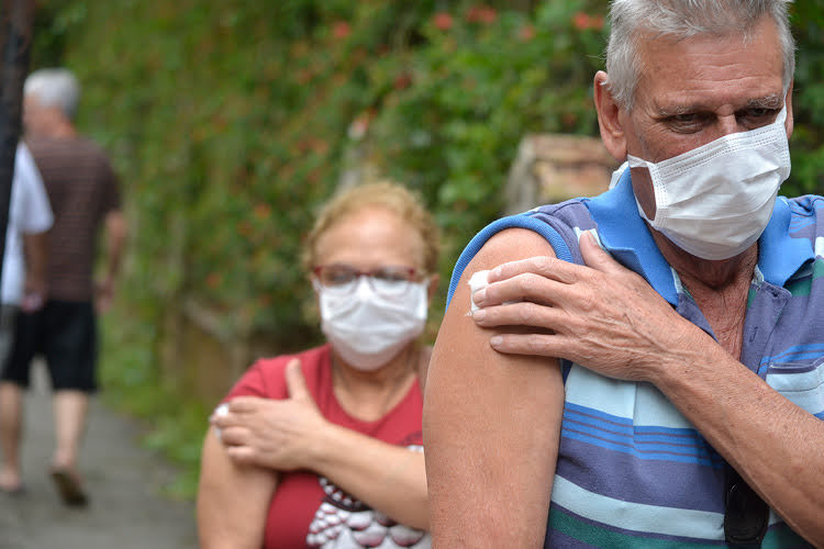 A vacinação contra b gripe em Friburgo, em tempos de pandemia de Covid-19 (Arquivo AVS/ Henrique Pinheiro) 