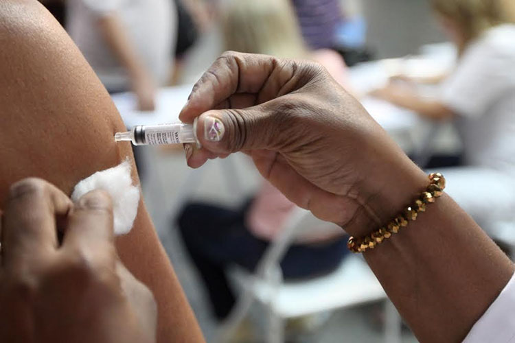 Vacina contra a gripe (Arquivo AVS/ Henrique Pinheiro)