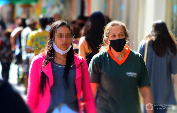 Movimento nas ruas de Friburgo em plena pandemia (Arquivo AVS/ Henrique Pinheiro)
