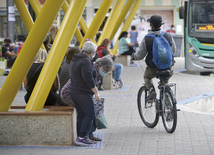 Bicicletas nas calçadas: uma infração recorrente 