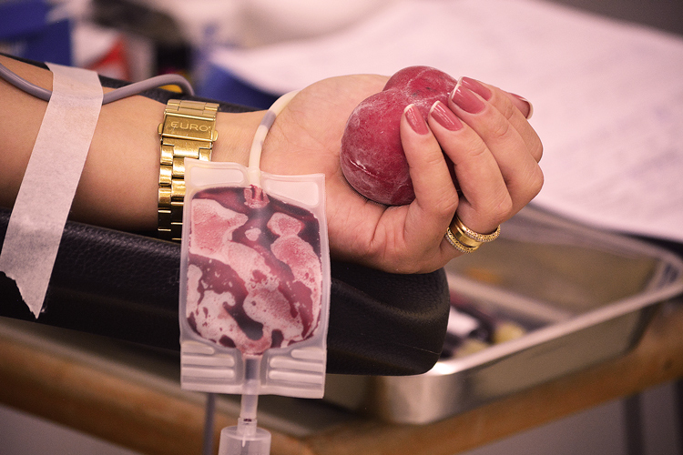 Doação de sangue em Nova Friburgo (Foto: Henrique Pinheiro)