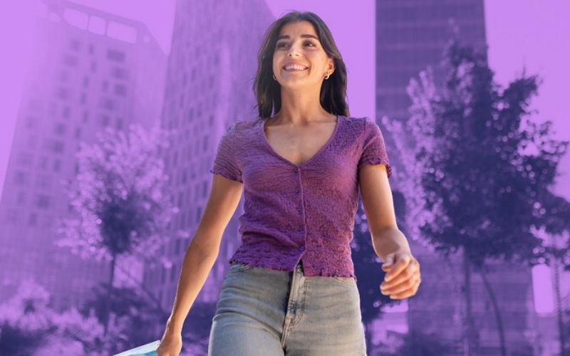 O avanço da mulher solteira: Independência, escolhas e novos rumos sociais