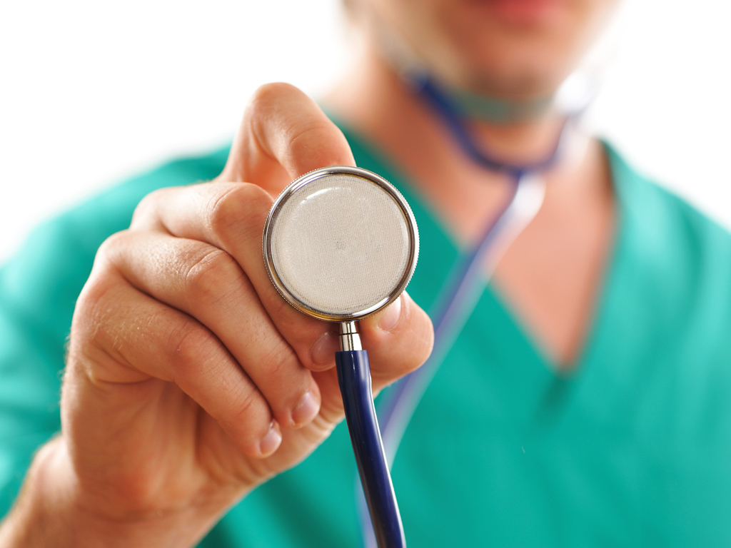Apenas 16 médicos se candidatam para vagas em unidades de saúde de Friburgo
