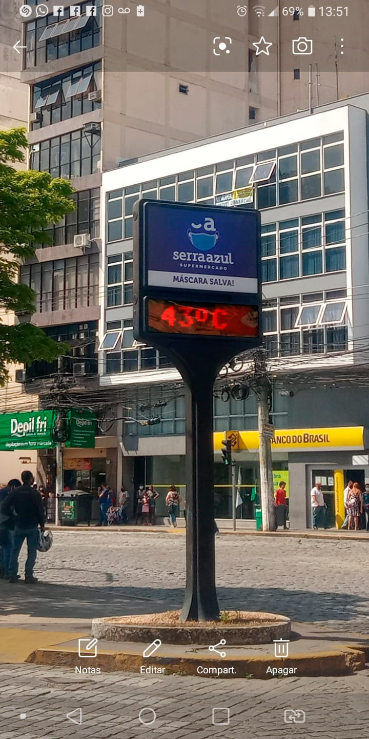 O termômetro registrando 43 graus (Foto de leitor)