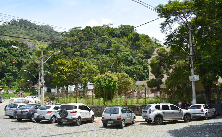 O terreno que amplia a Praça do Suspiro (Fotos: Henrique Pinheiro) 