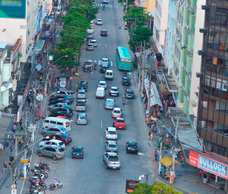 Trânsito em Nova Friburgo (Arquivo AVS/ Henrique Pinheiro)