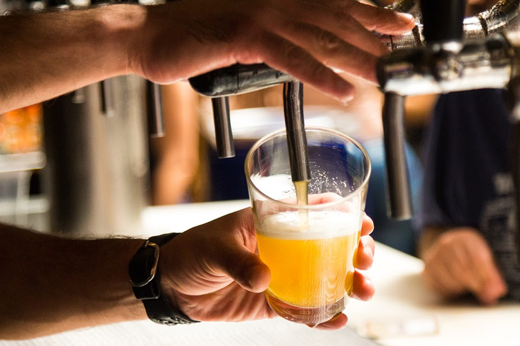 Intoxicação por metanol faz friburguenses preferirem cerveja à destilados 