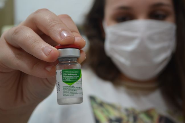 Vacinação contra gripe comum começa nesta segunda