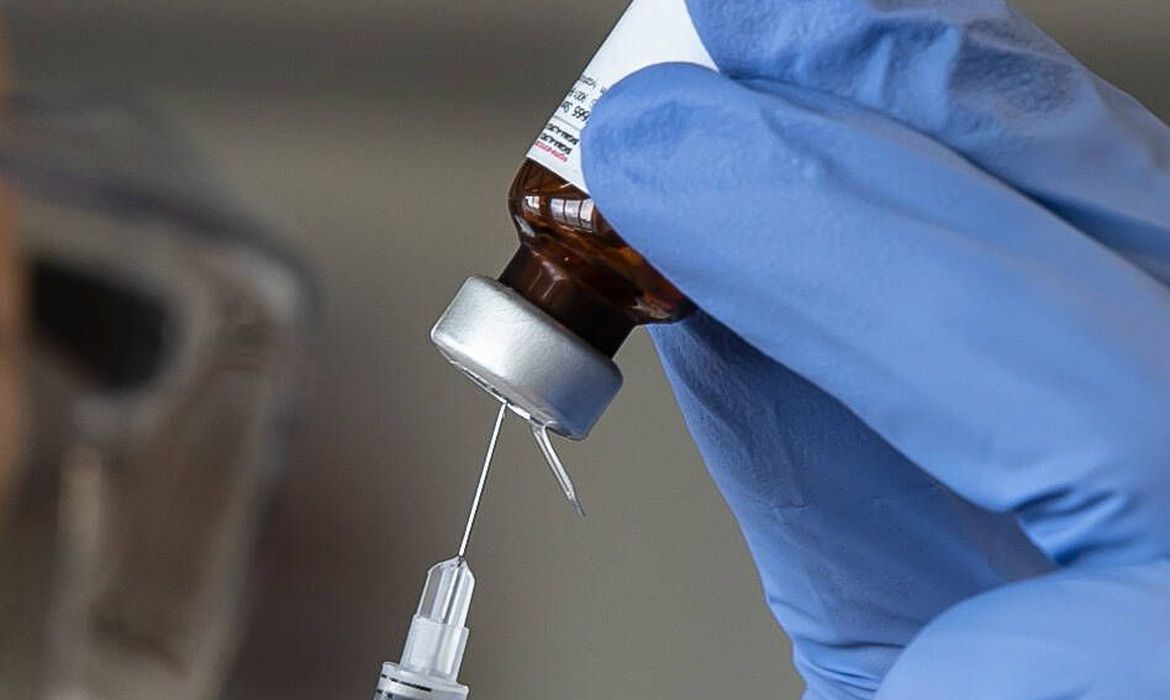 Friburguenses de 55 e 56 anos vacinados contra a Covid-19 nesta segunda e terça