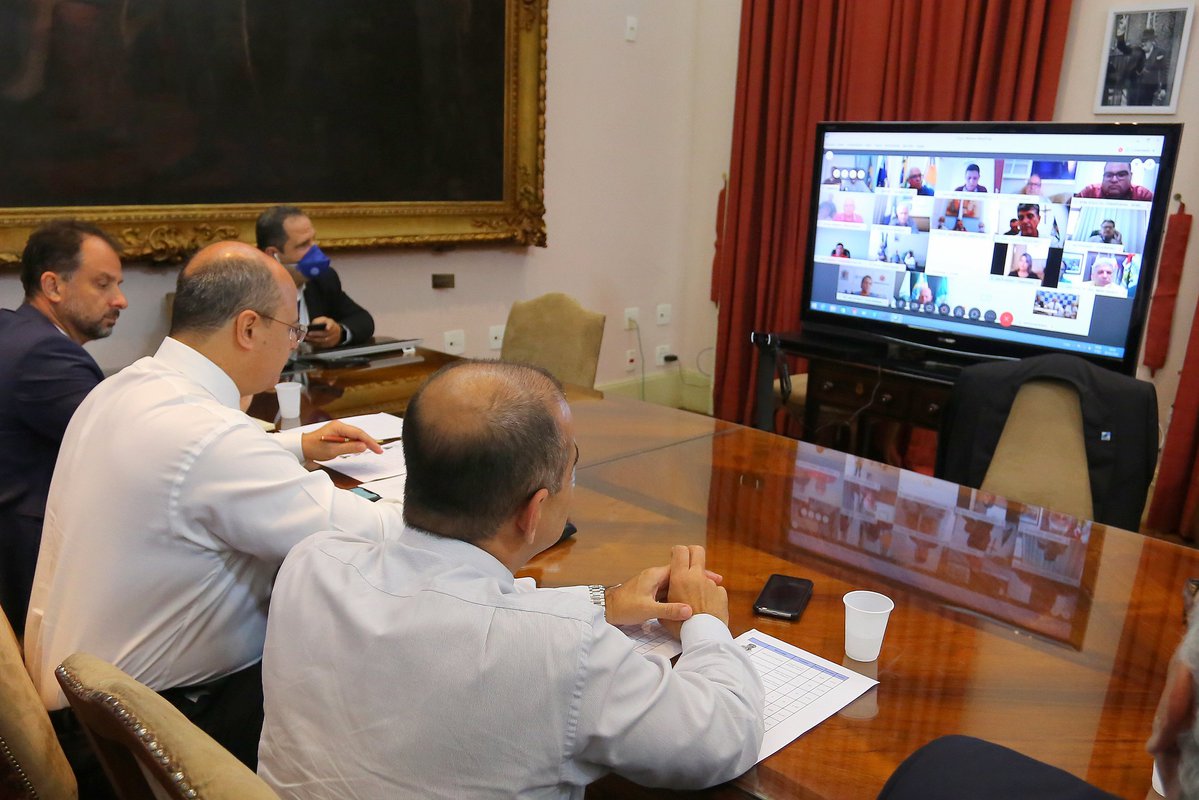 A videoconferência do governador com prefeitos (Divulgação)