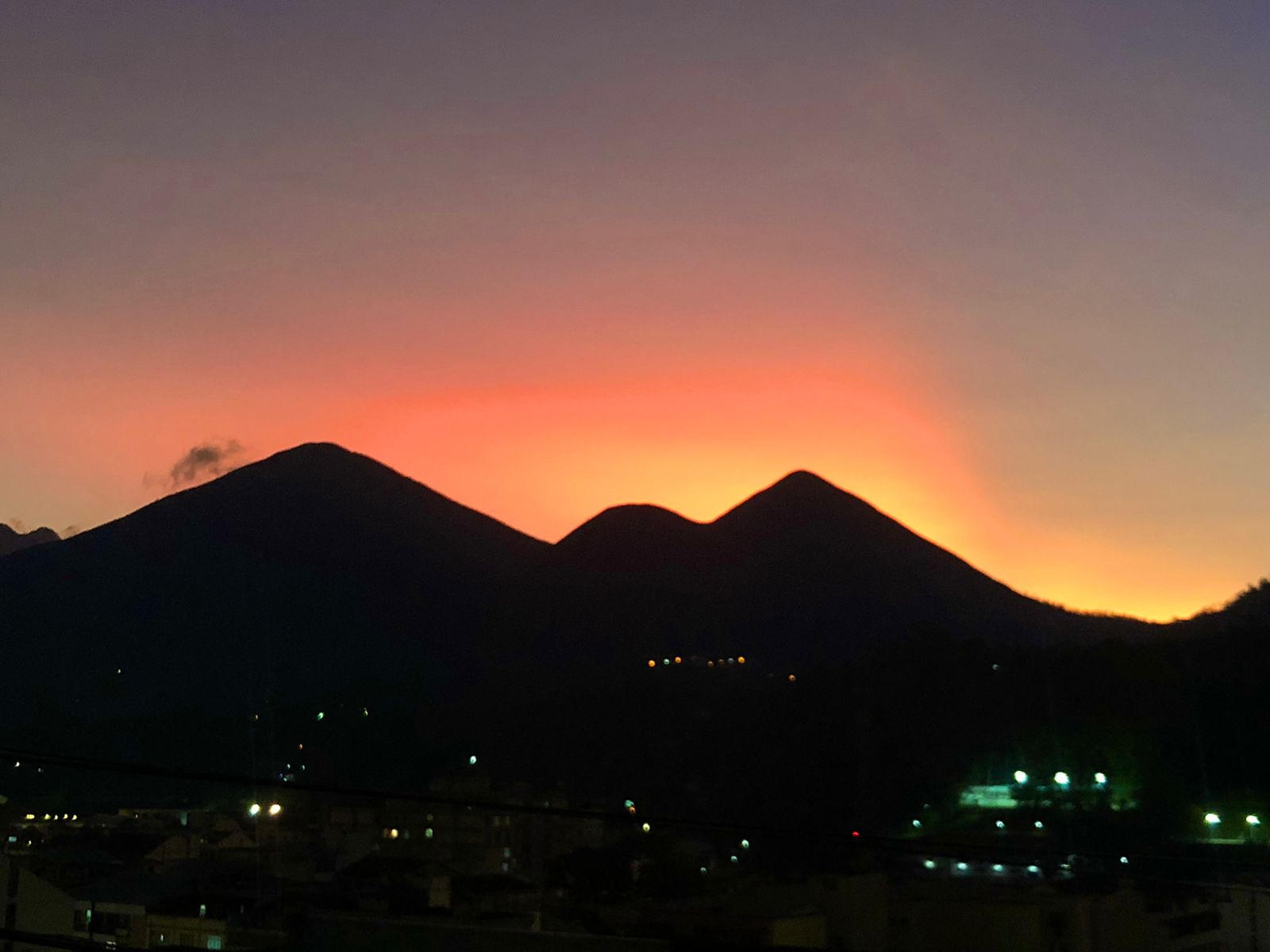 O fim de tarde em Friburgo nesta quinta (Foto: Rodrigo Costa)