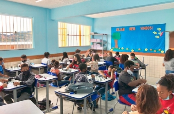 As turmas estão crescendo - Escola de Xadrez Tijuca