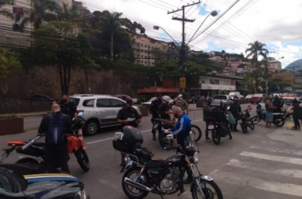 Nova Friburgo: SMOMU realiza blitzes para combater motos barulhentas. -  Portal Fri Notícias